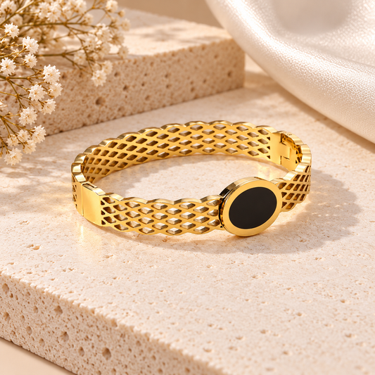 The Noira Mesh Bracelet