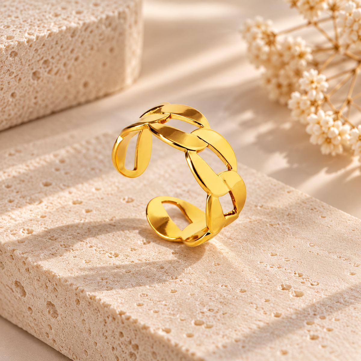 The Solenne Link Ring