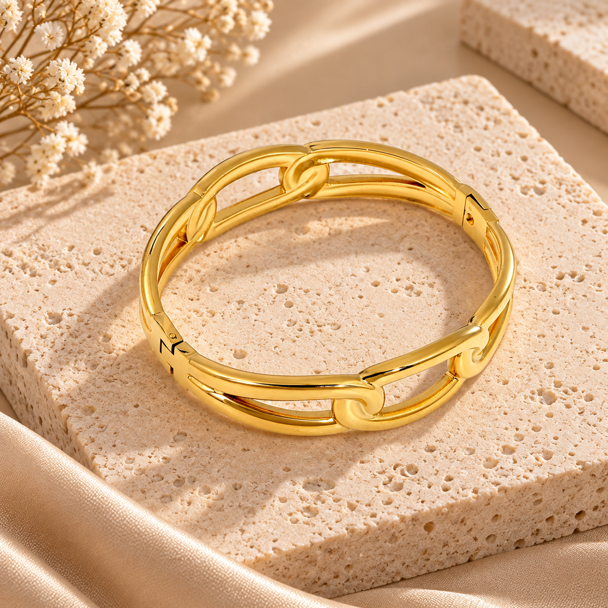 The Novelle Bangle